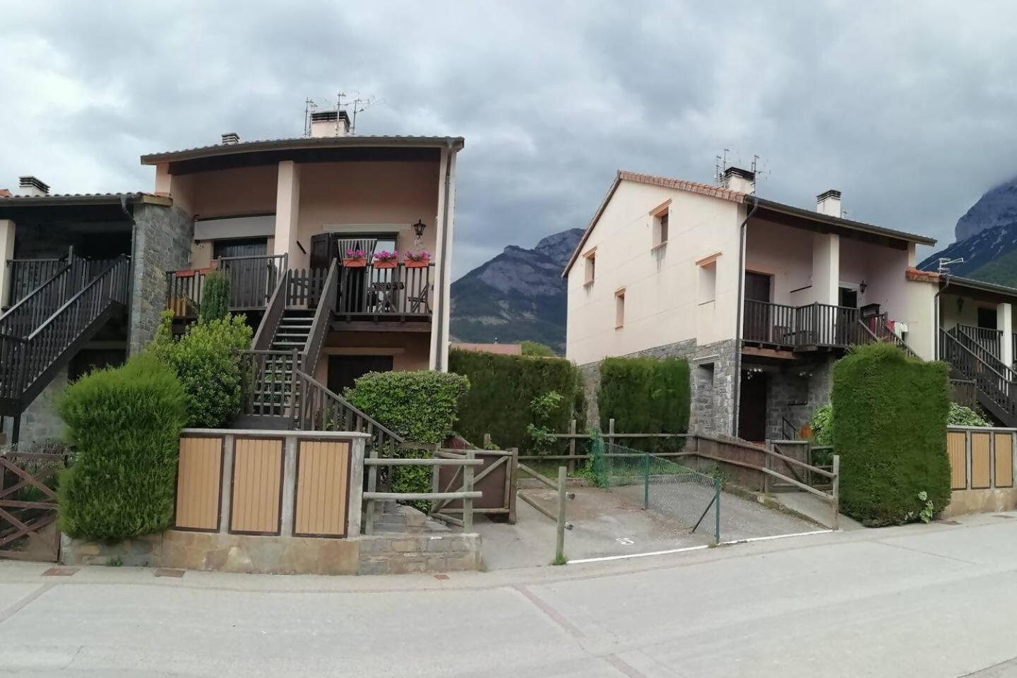 Duplex La Valle Ordesaainsa Laspuña Buitenkant foto