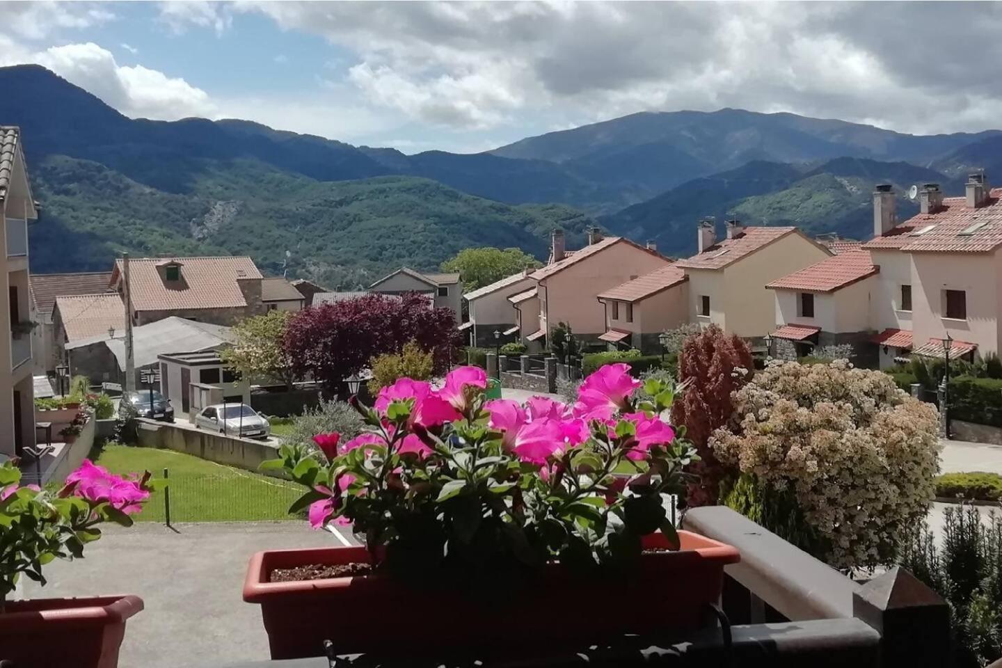 Duplex La Valle Ordesaainsa Laspuña Buitenkant foto
