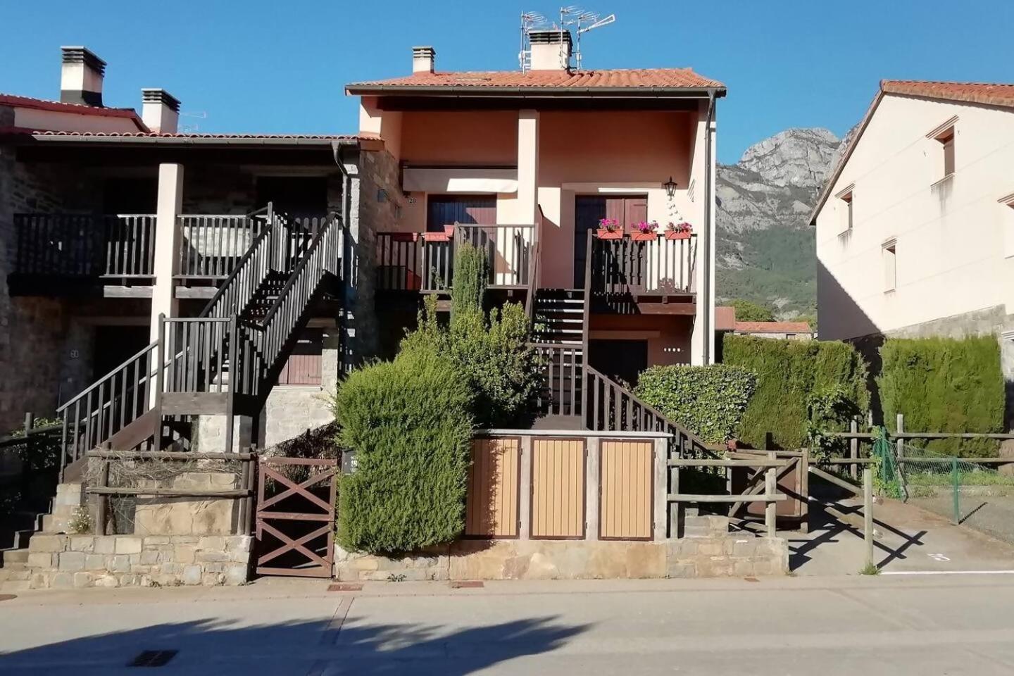 Duplex La Valle Ordesaainsa Laspuña Buitenkant foto
